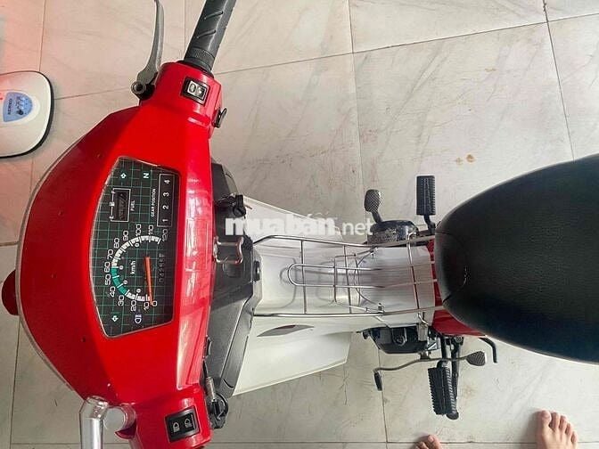 Xe máy đã làm loại ngoài hình