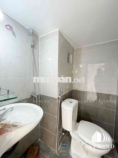 DUPLEX SIÊU ĐẸP CÓ ÁNH NẮNG MẶT TRỜI CHIẾU VÀO NẰM NGAY TRUNG TÂM Q7