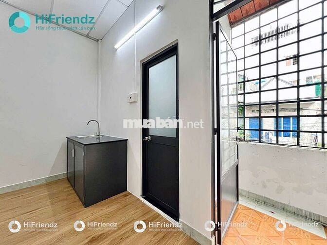 STUDIO BAN CÔNG - CỬA SỔ TRỜI  - NGAY NGÃ TƯ HÀNG XANH