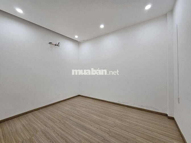 Nhà 2 Tầng Mặt Tiền Tôn Đản Vị trí kinh doanh sầm uất