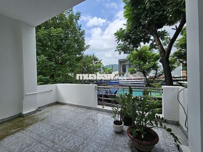 Nhà 2 Tầng Mặt Tiền Tôn Đản Vị trí kinh doanh sầm uất