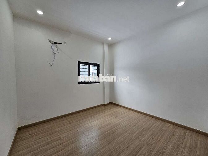Nhà 2 Tầng Mặt Tiền Tôn Đản Vị trí kinh doanh sầm uất