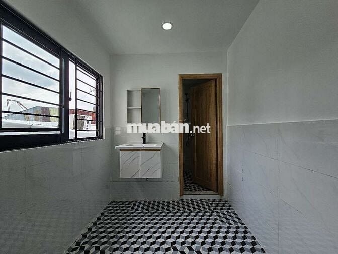 Nhà 2 Tầng Mặt Tiền Tôn Đản Vị trí kinh doanh sầm uất