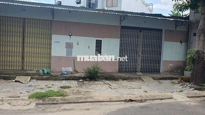 Ngang 13m , Ngay trung Tâm làng đaj học , thích hợp xây tòa căn hộ