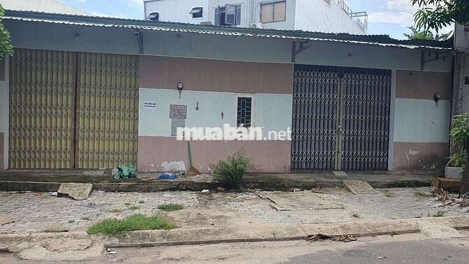 Ngang 13m , Ngay trung Tâm làng đaj học , thích hợp xây tòa căn hộ