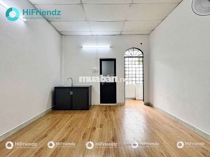 STUDIO BAN CÔNG - CỬA SỔ TRỜI  - NGAY NGÃ TƯ HÀNG XANH