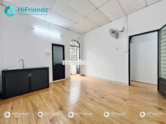 STUDIO BAN CÔNG - CỬA SỔ TRỜI  - NGAY NGÃ TƯ HÀNG XANH