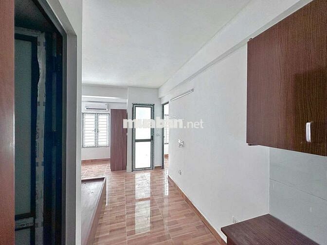 Bóc tem CCMN 30m2 Studio- 1n1k full đồ. Ban công thoáng tại Cầu Diễn