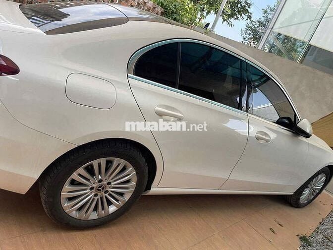 Mercedes C Class 2022 C200 Avantgarde - 18000 km