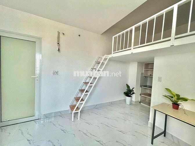 CHO THUÊ PHÒNG RỘNG CÓ GÁC CỬA SỔ TRỜI THÔNG THOÁNG SẠCH SẼ MỚI TOANH