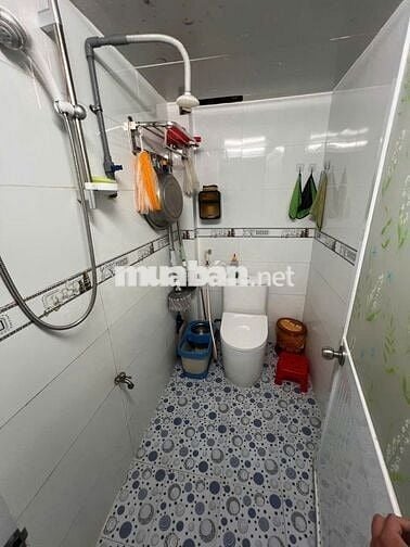 Nhà rộng hẻm thoáng, gần Trường TH Tân Sơn Nhì.