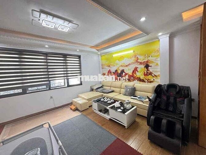 Bán nhà phố Ái Mộ Mặt Ngõ ô tô đỗ cửa Thang máy 39m.6t giá 11.95tỷ.