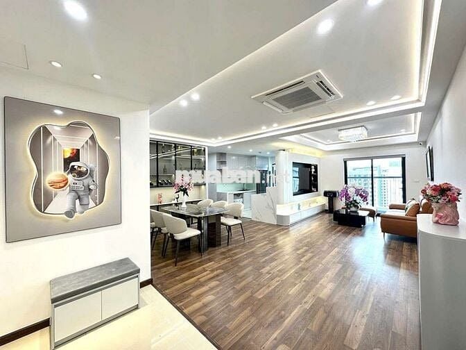 Bán gấp căn Goldmark City. DT 123m gồm 3PN, 2WC. Full nội thất cao cấp
