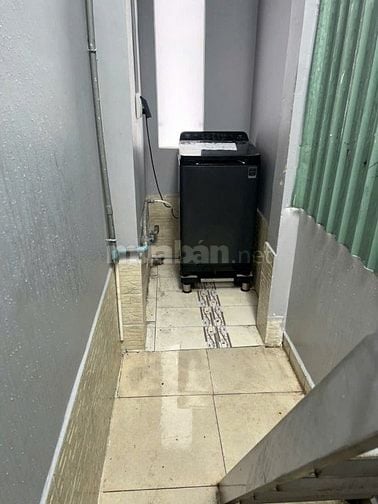 PHÒNG TRỌ MỚI SƠN SỬA CÓ MÁY LẠNH KỆ BẾP GIỜ GIẤC TỰ DO 