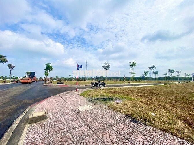 Cần bán lô đất nền gần KCN VSIP2, Ngay mặt tiền đường DT741