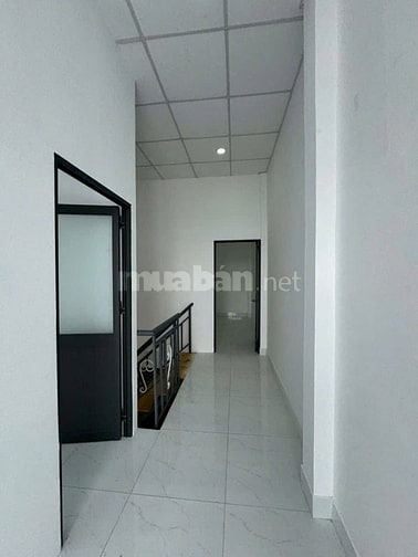 Chủ bán nhà 1 trệt 1 lầu (4x11) ngay chợ Nhị Xuân Hóc Môn.Giá 375tr