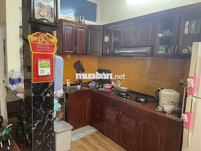 358HBC : nhà 1 trệt + 1 lầu + 1 lửng + phòng khách , hẻm bagac