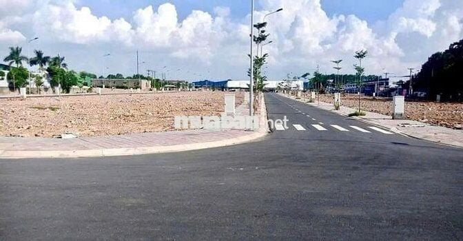 Cần bán lô đất nền gần KCN VSIP2, Ngay mặt tiền đường DT741