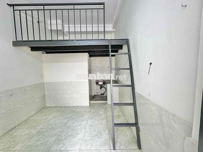 Giá rẻ - Ngã Tư Bốn Xã - Vị trí thuận tiện