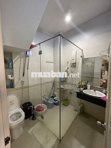 358HBC : nhà 1 trệt + 1 lầu + 1 lửng + phòng khách , hẻm bagac