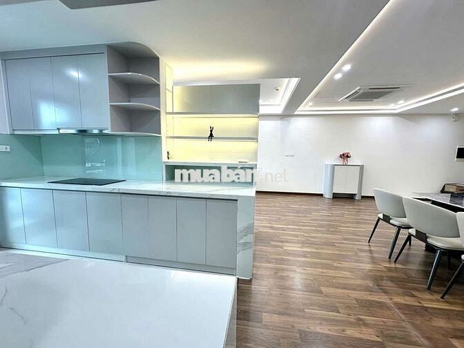 Bán gấp căn Goldmark City. DT 123m gồm 3PN, 2WC. Full nội thất cao cấp