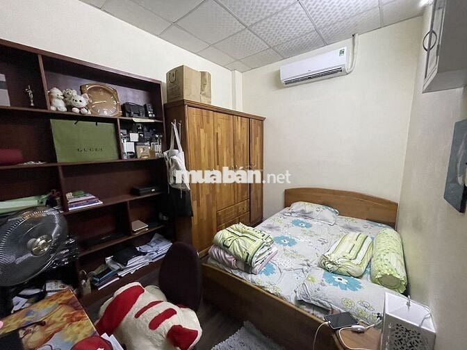 358HBC : nhà 1 trệt + 1 lầu + 1 lửng + phòng khách , hẻm bagac