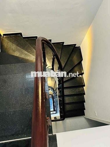 Phạm Ngọc Thạch - 40m2 - Mt 3,5m - oto đỗ cửa - 15tỷ