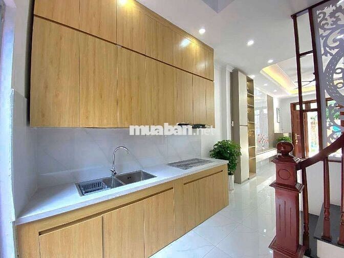 Bán nhà lô góc 5 tầng 40m² Bát Khối,Long Biên Ôtô đỗ cửa full nội thất