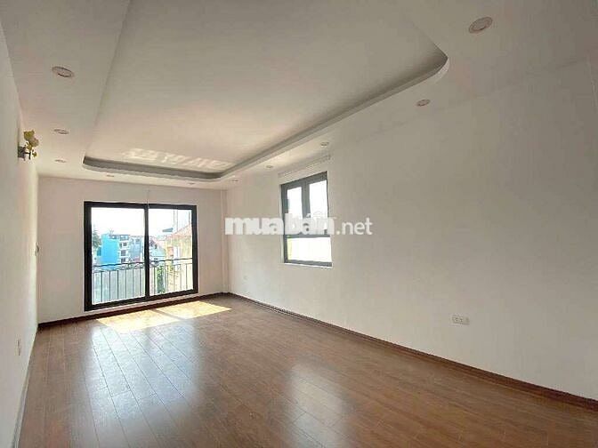 Bán nhà lô góc 5 tầng 40m² Bát Khối,Long Biên Ôtô đỗ cửa full nội thất