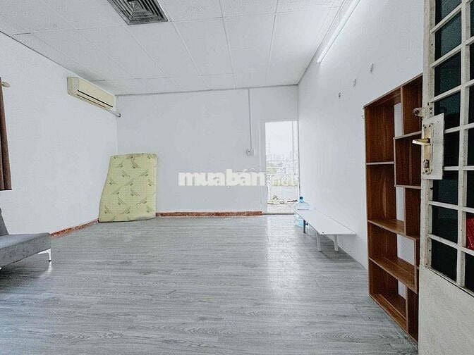 Cho thuê gấp căn hộ trung tâm phú nhuận 2phòng ngủ bancon tách bếp gia