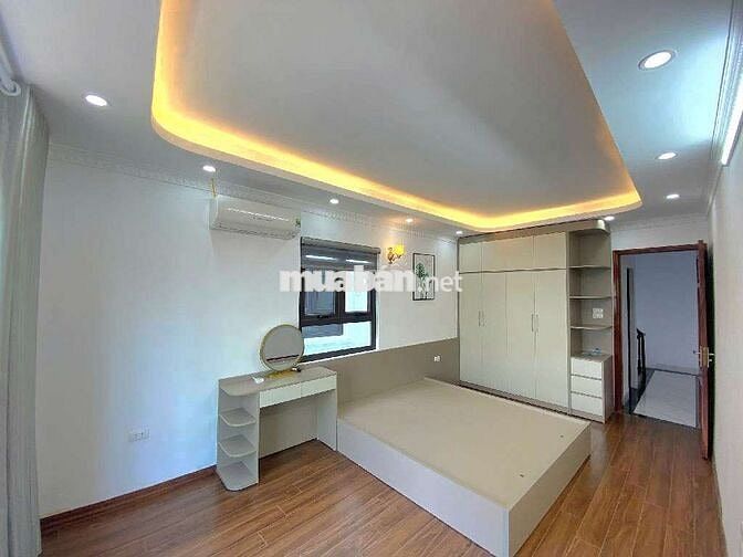 Bán nhà lô góc 5 tầng 40m² Bát Khối,Long Biên Ôtô đỗ cửa full nội thất