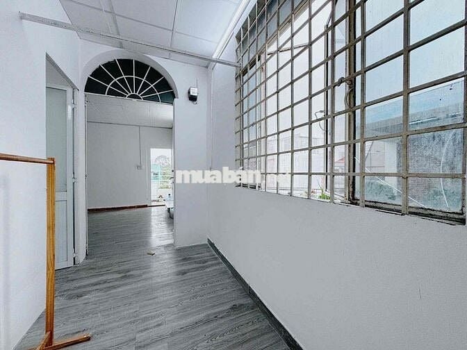 Cho thuê gấp căn hộ trung tâm phú nhuận 2phòng ngủ bancon tách bếp gia