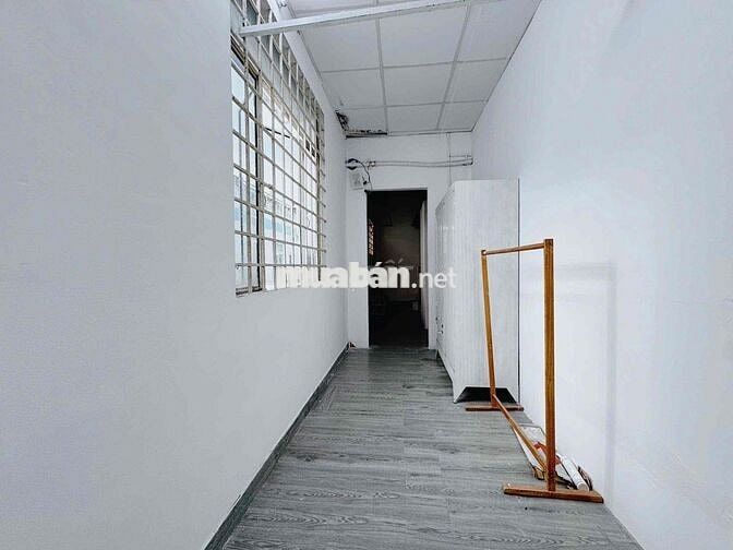 Cho thuê gấp căn hộ trung tâm phú nhuận 2phòng ngủ bancon tách bếp gia