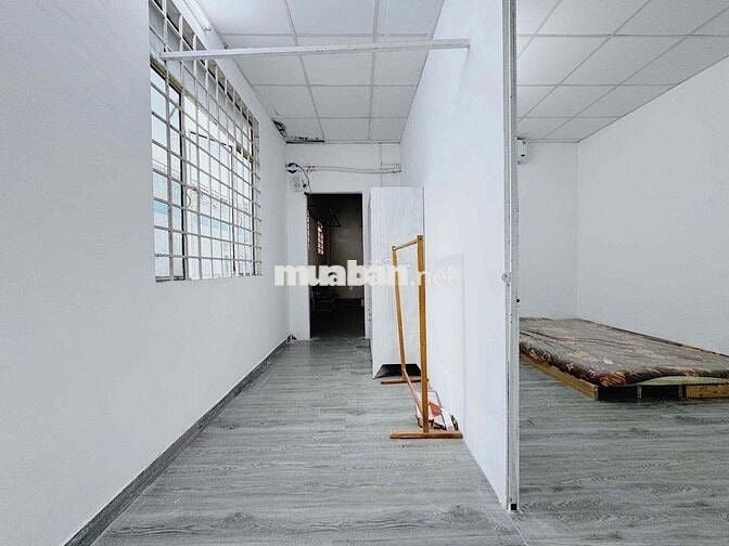 Cho thuê gấp căn hộ trung tâm phú nhuận 2phòng ngủ bancon tách bếp gia