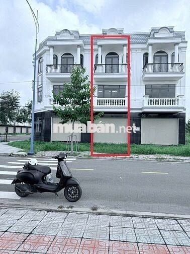 Cần bán căn nhà 1 trệt 2 lầu, sổ hồng riêng ngay trung tâm bàu bàng