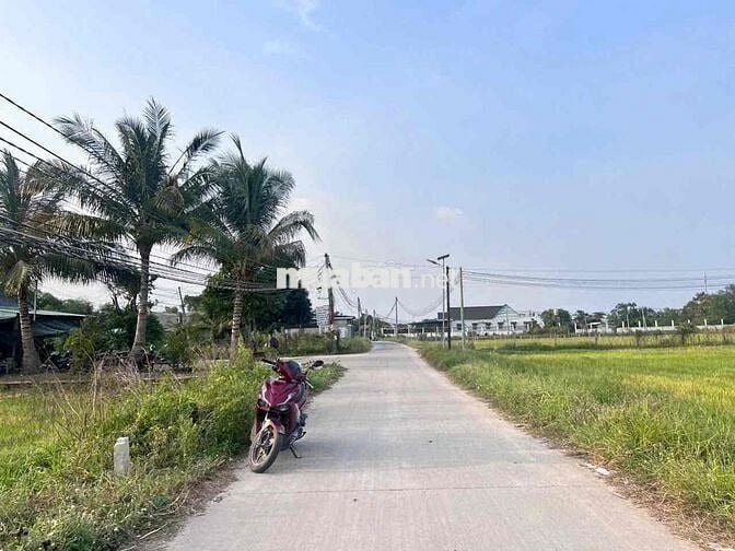 Đất sát 823D dt 5x29m giá 880tr