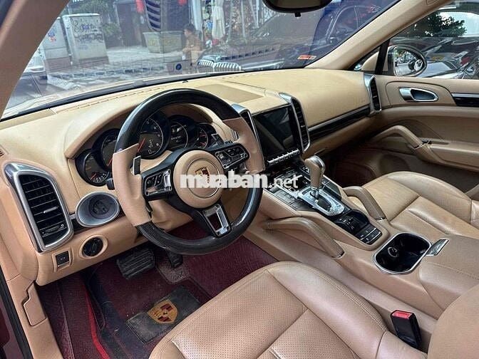 Porsche Cayenne 2011  - 11000 km