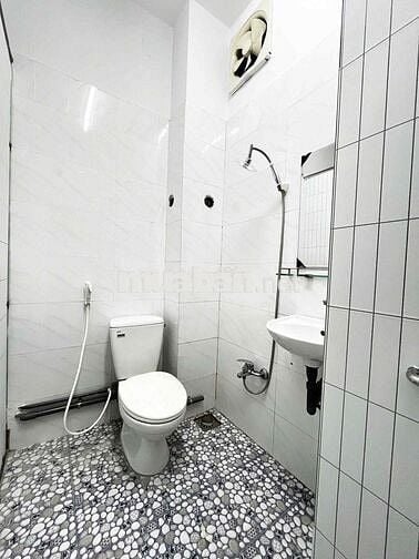 PASS PHÒNG - 52M2 - LẠC LONG QUÂN Q.11 - FULL NỘI THẤT - THANG MÁY