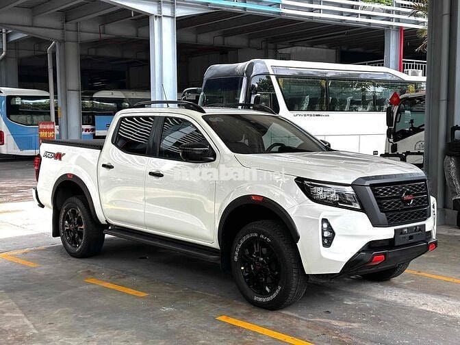 Nissan Navara 2022 Pro-4X 2.3 AT 4WD - 21000 km