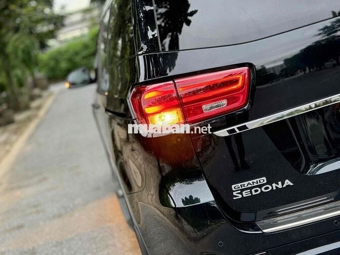 Kia Sedona 2021 2.2 DAT LUXURY Xe Gia Đình