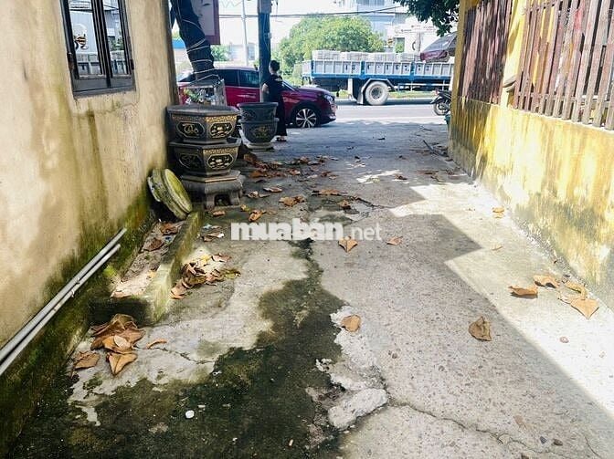 Đất cách QL vài bước chân, p Hoà Xuân,, gần trạm y tế, các trường học