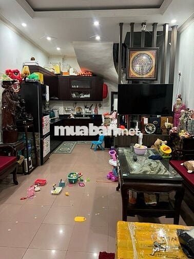 Bán nhà 31m2 MT 4m trung tâm Bồ Đề, Long Biên