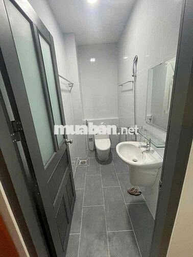 Nhà Mới Đẹp(4x15m) Nguyễn Sơn 3Lầu 4pN 3VS sẳn 4máy lạnh