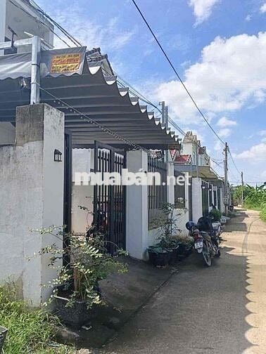 Bán gấp căn nhà 1trệt 1 lầu ( 3pn, 2wc ) giá 1,8 tỷ Hương lộ 9