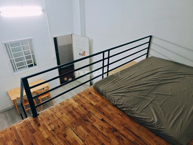 Phòng trọ sinh viên giá rẻ - Gần Sân Bay - phòng có gác cao, cửa sổ