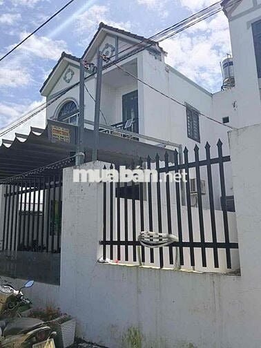 Bán gấp căn nhà 1trệt 1 lầu ( 3pn, 2wc ) giá 1,8 tỷ Hương lộ 9