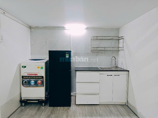 Phòng trọ sinh viên giá rẻ - Gần Sân Bay - phòng có gác cao, cửa sổ