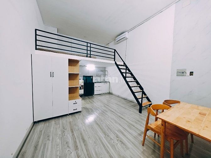 Phòng trọ sinh viên giá rẻ - Gần Sân Bay - phòng có gác cao, cửa sổ