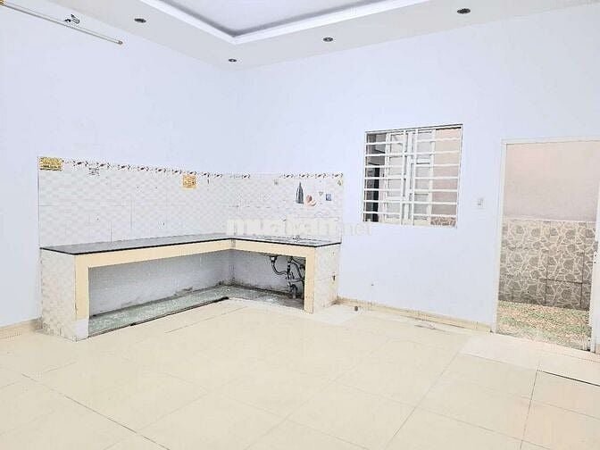 CẦN CHO THUÊ NHÀ MẶT TIỀN GẦN CHỢ 12TR
