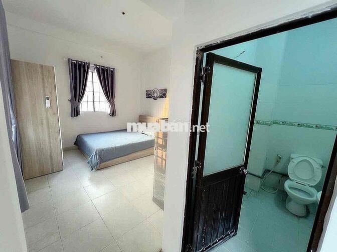 SIÊU PHẨM STUDIO BAN CÔNG FULL NỘI THẤT THOÁNG MÁT PHÙ HỢP Ở 1-3 NGƯƠI